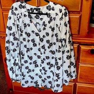 Black and white, flowered, V neck blouse